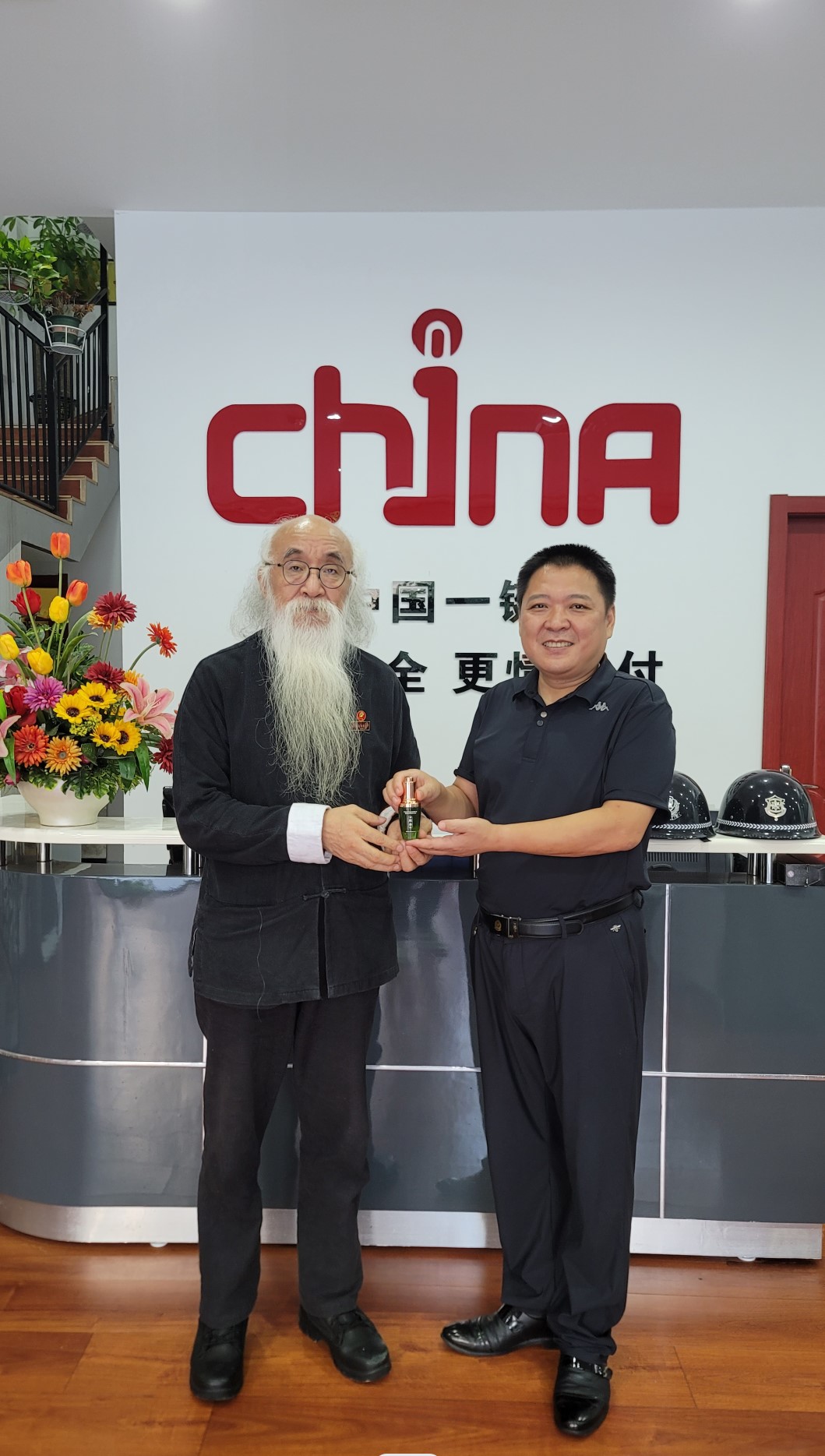 泽龙先生一行到访中国一键全员应急中心